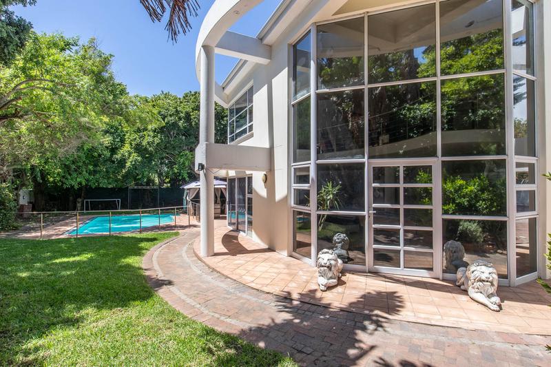 4 Bedroom Property for Sale in Constantia Western Cape